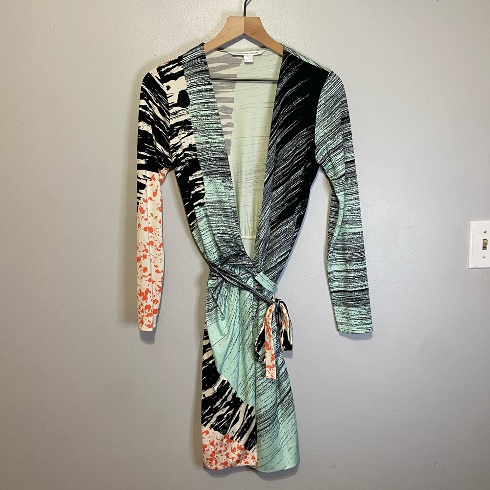 Diane von Furstenberg REVOLVE Valencia Rockscape Silk Wrap Dress Size 6